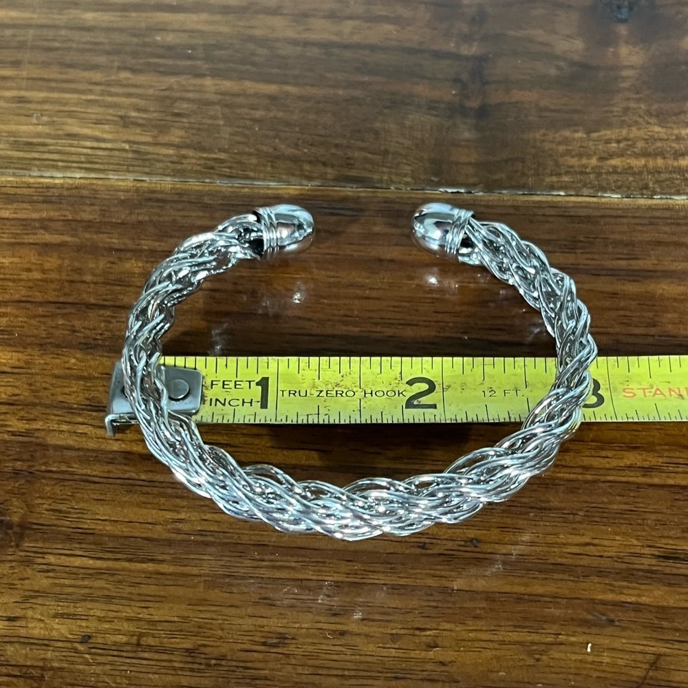 Elegant Silver Braided Bracelet - Picture 3 of 3